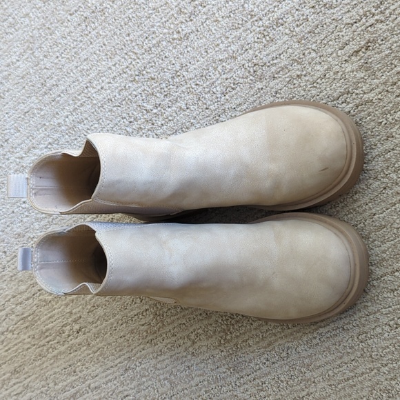 Tan Boots - Picture 2 of 5